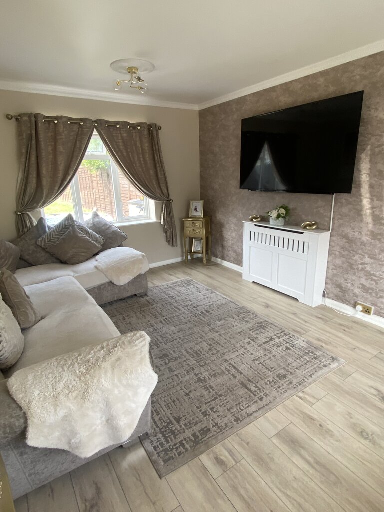 Photo 2 of Chertsey property