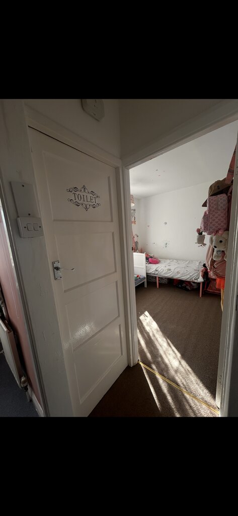 Photo 5 of Harrow property