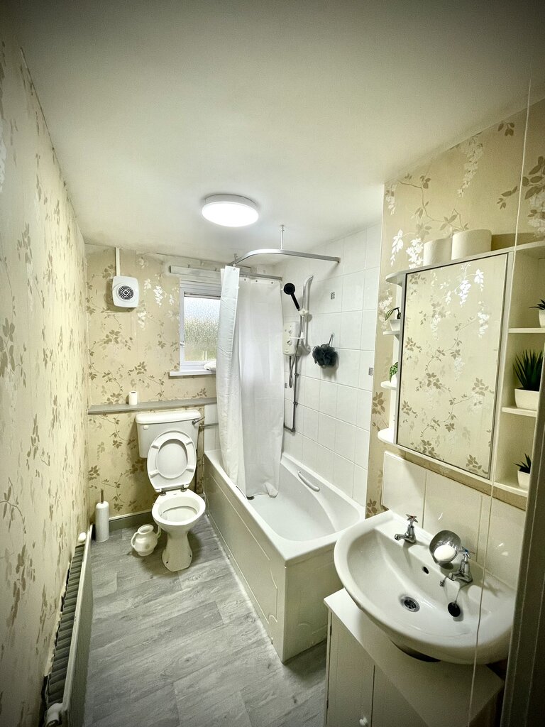 Photo 4 of Huddersfield property