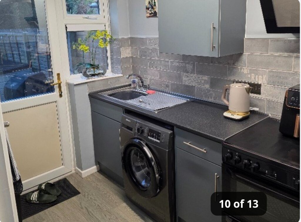 Photo 3 of Waltham Cross property