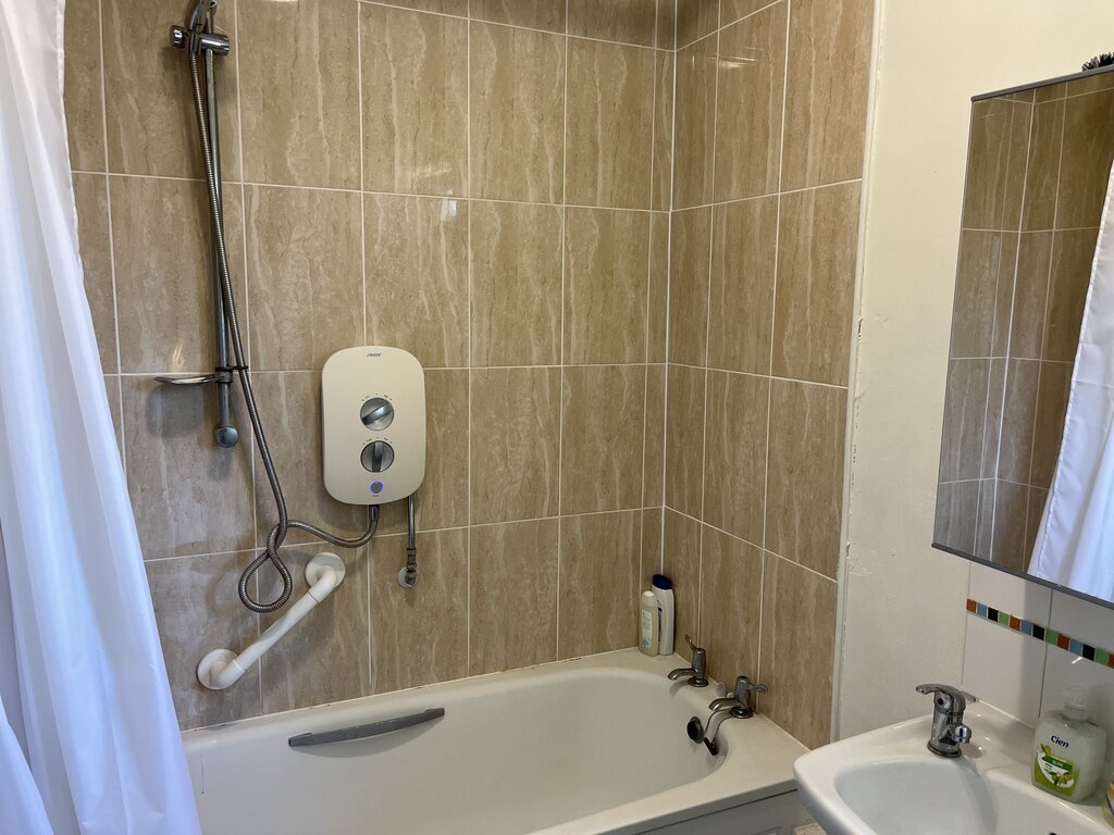 Photo 3 of Leeds property