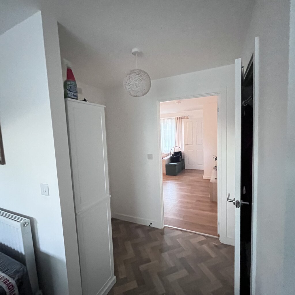 Photo 4 of Stock Golding property