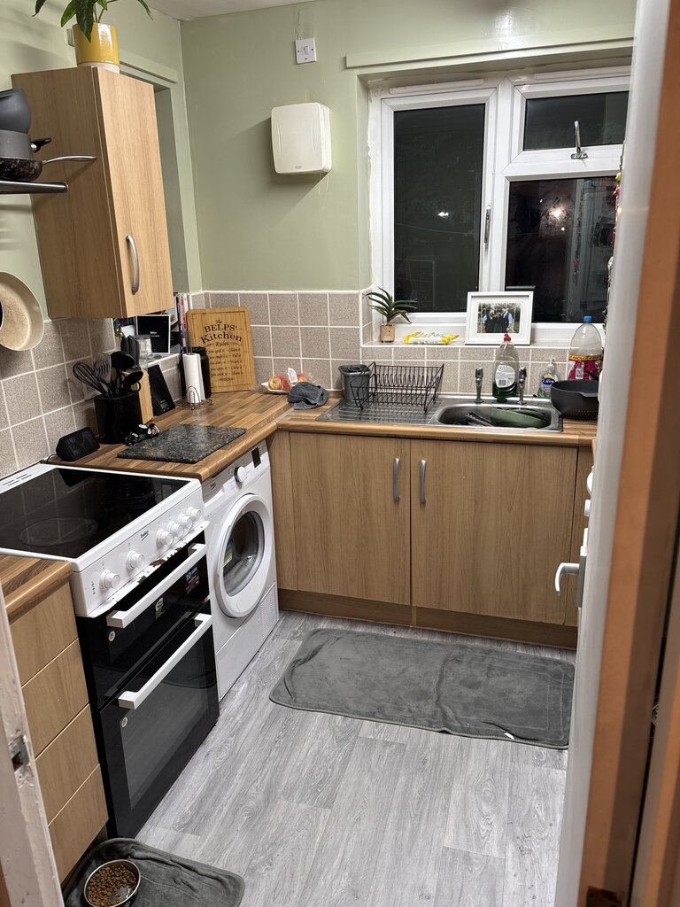 Photo 3 of Leeds property