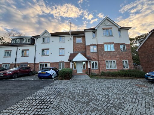 2 bed ground floor apartment/flat