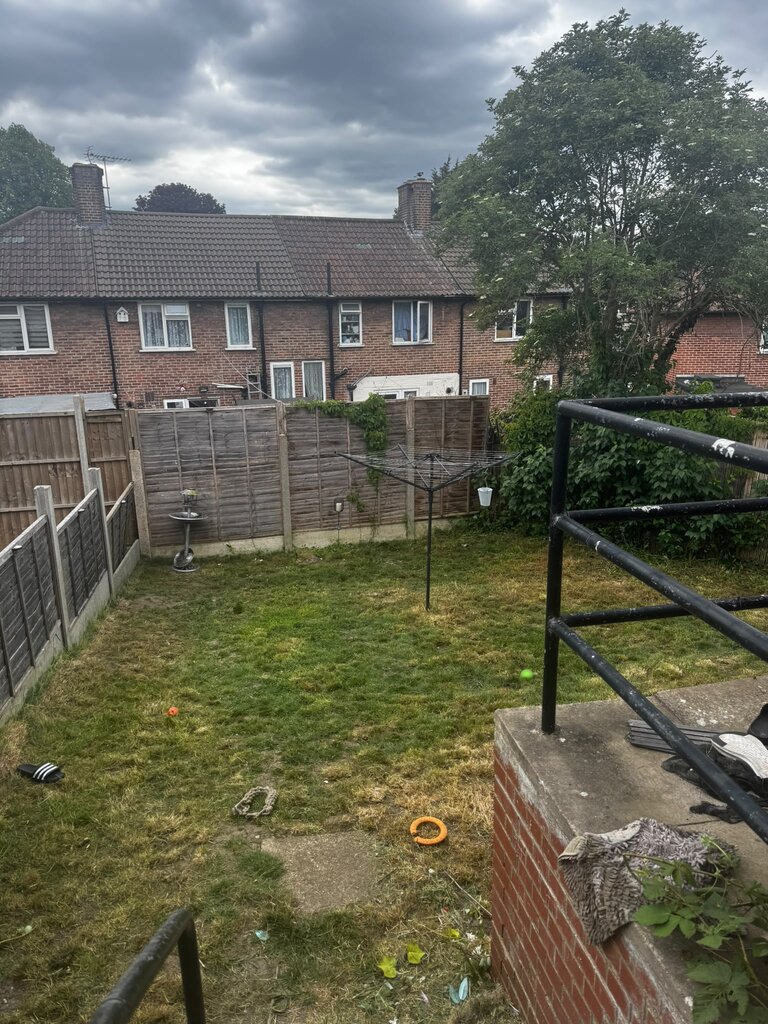 Photo 3 of London property