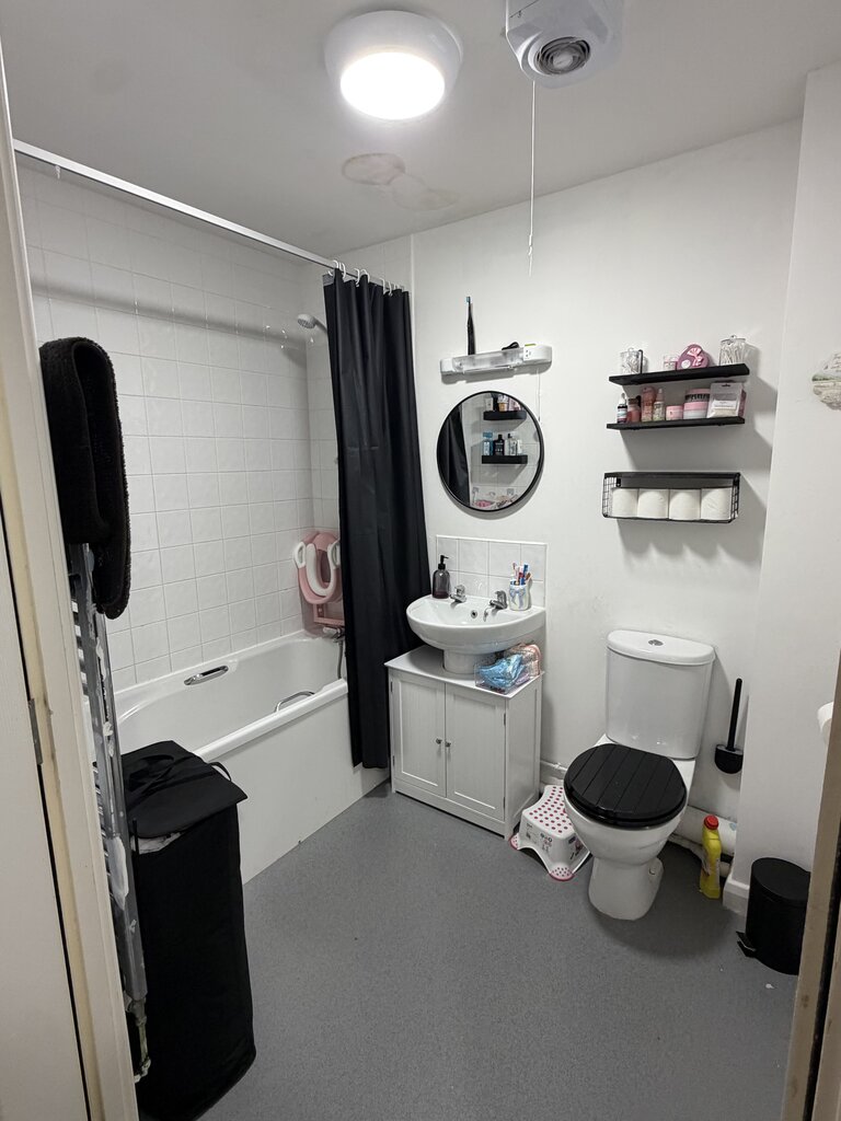 Photo 4 of Peterborough property