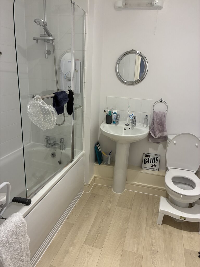 Photo 4 of Exeter property