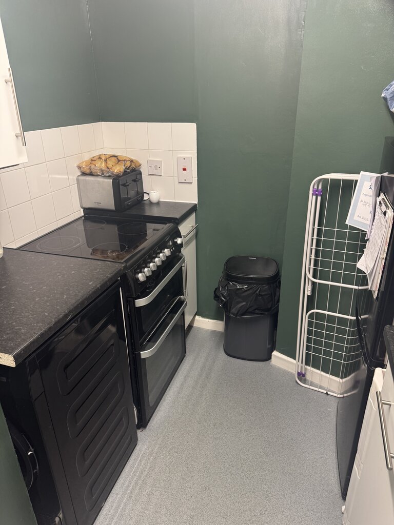 Photo 4 of Leicester property