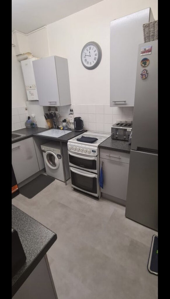 Photo 2 of London property