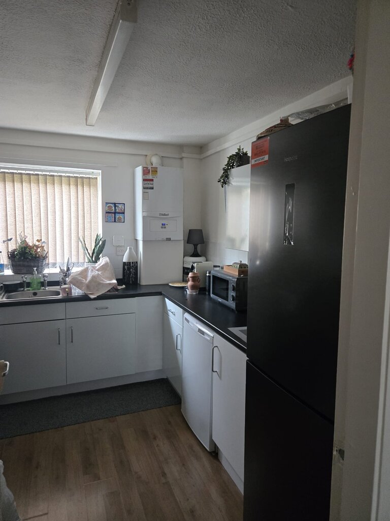Photo 5 of Salford property