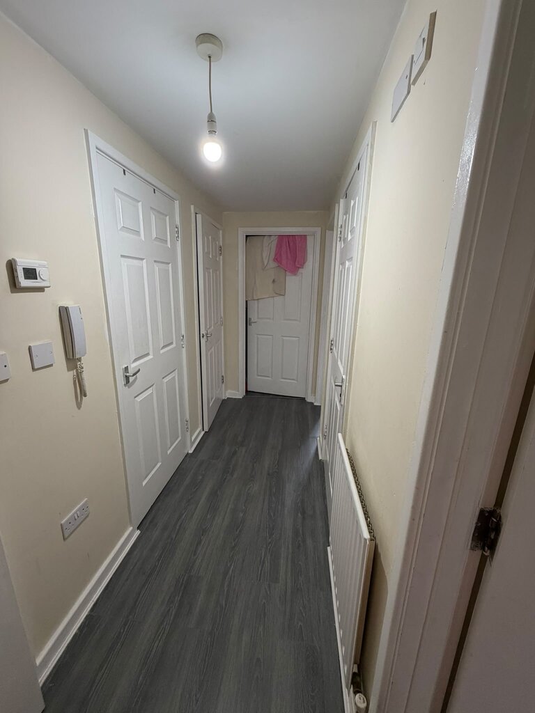 Photo 4 of Coventry property