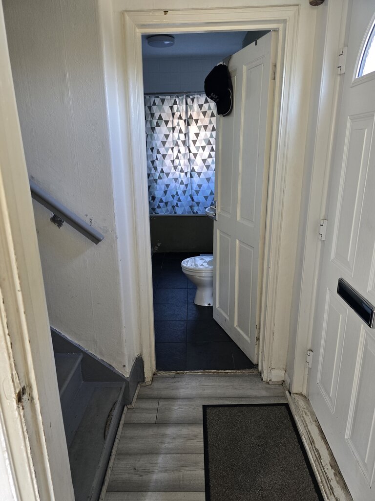 Photo 2 of London property