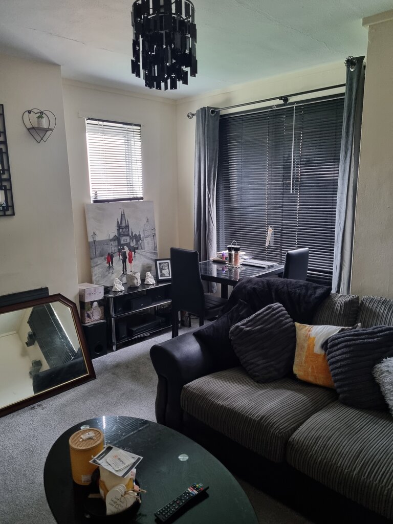 Photo 4 of Northampton property