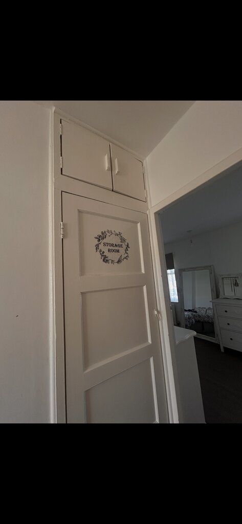 Photo 4 of Harrow property
