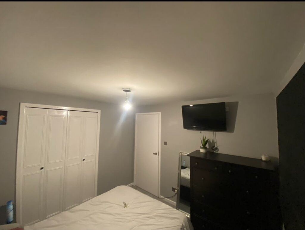 Photo 5 of Crawley property