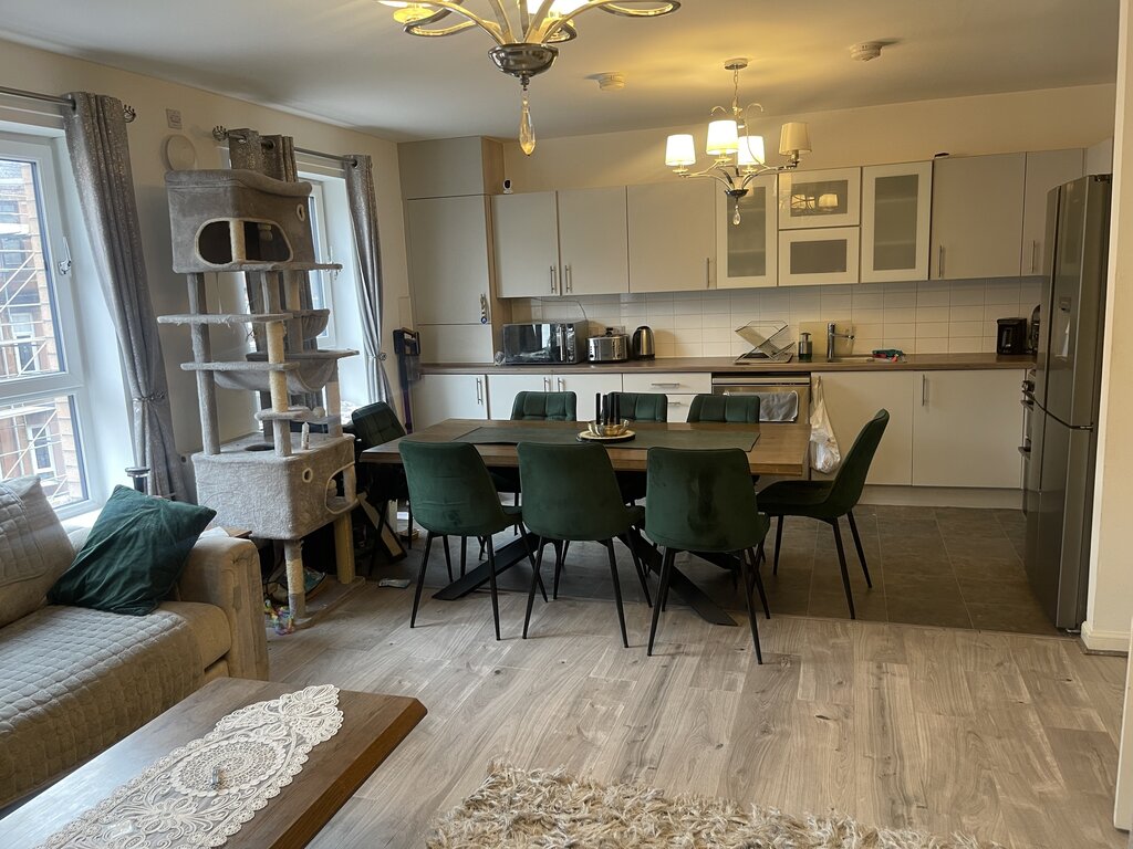 Photo 2 of Glasgow property