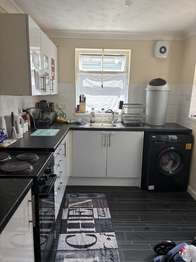 Photo 4 of Hull property