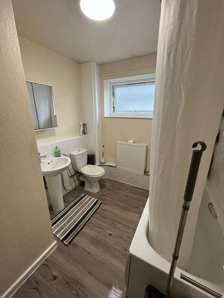 Photo 5 of Manchester property