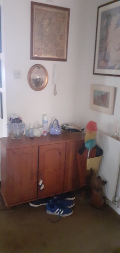 Photo 3 of Middlesex property
