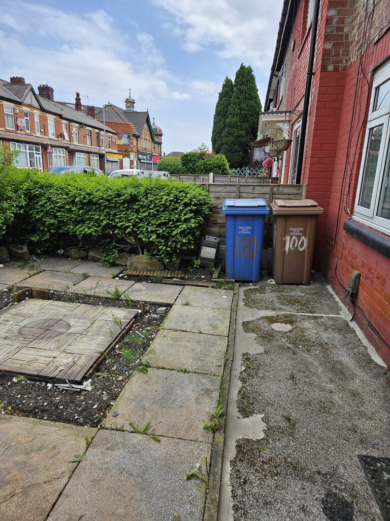 Photo 4 of Manchester property