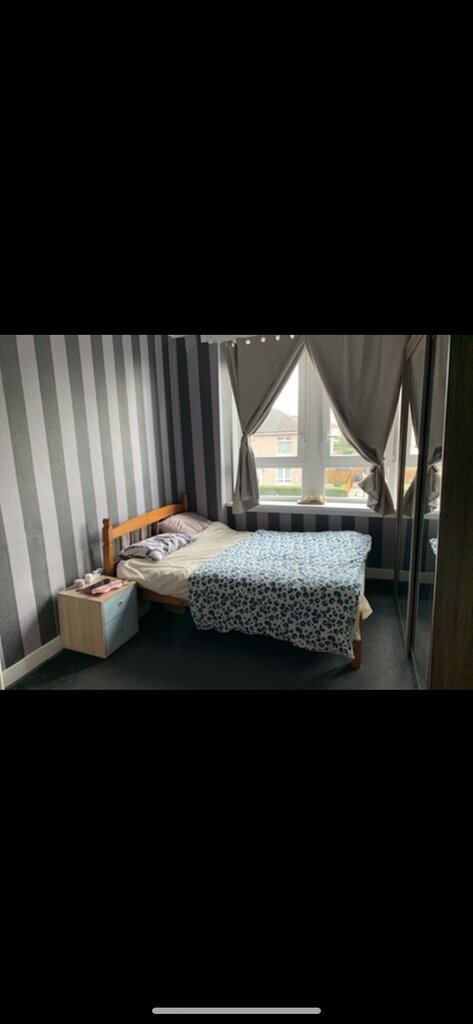 Photo 2 of Glasgow property