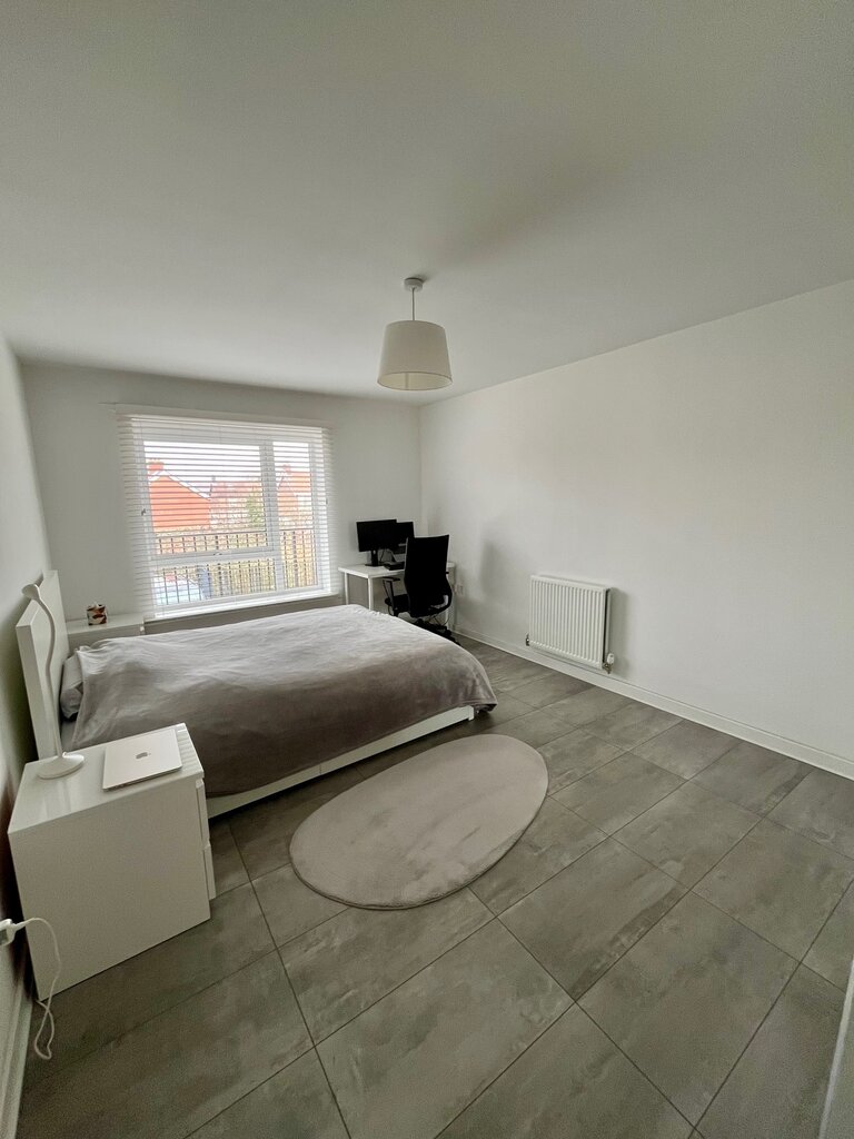 Photo 4 of Manchester property