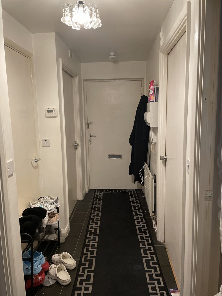Photo 4 of London property