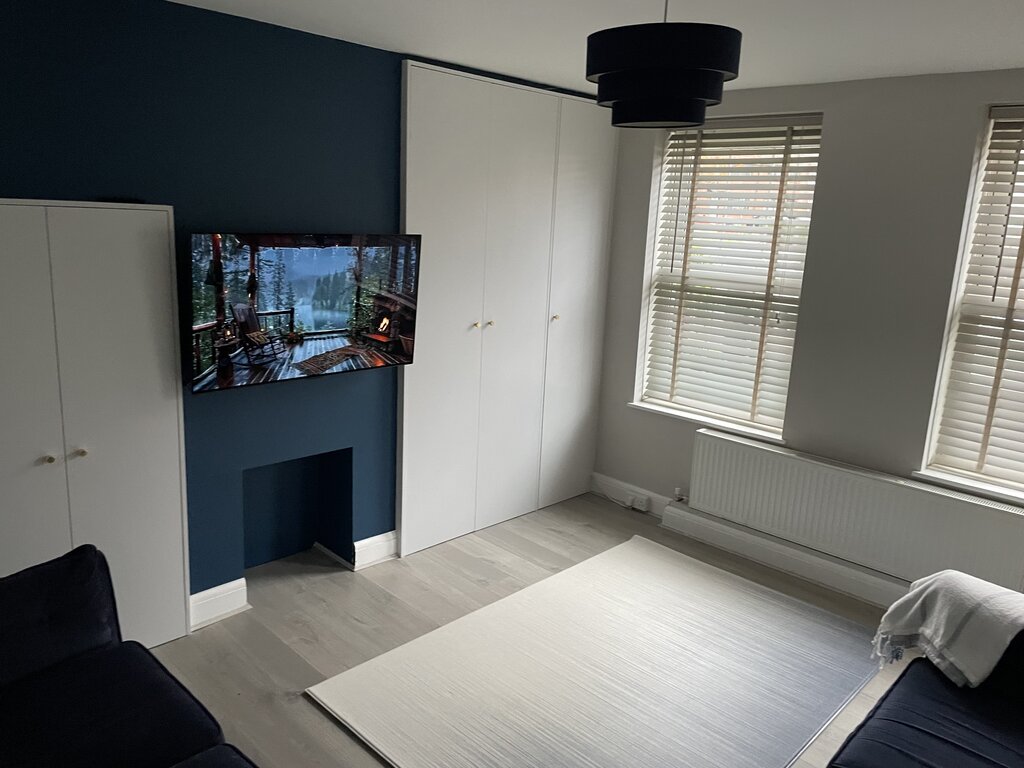 Photo 5 of London property