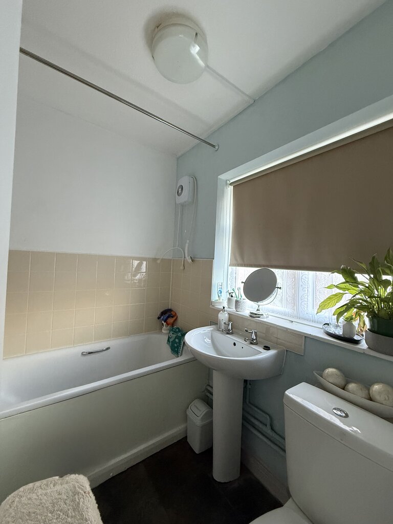 Photo 4 of Harlow property