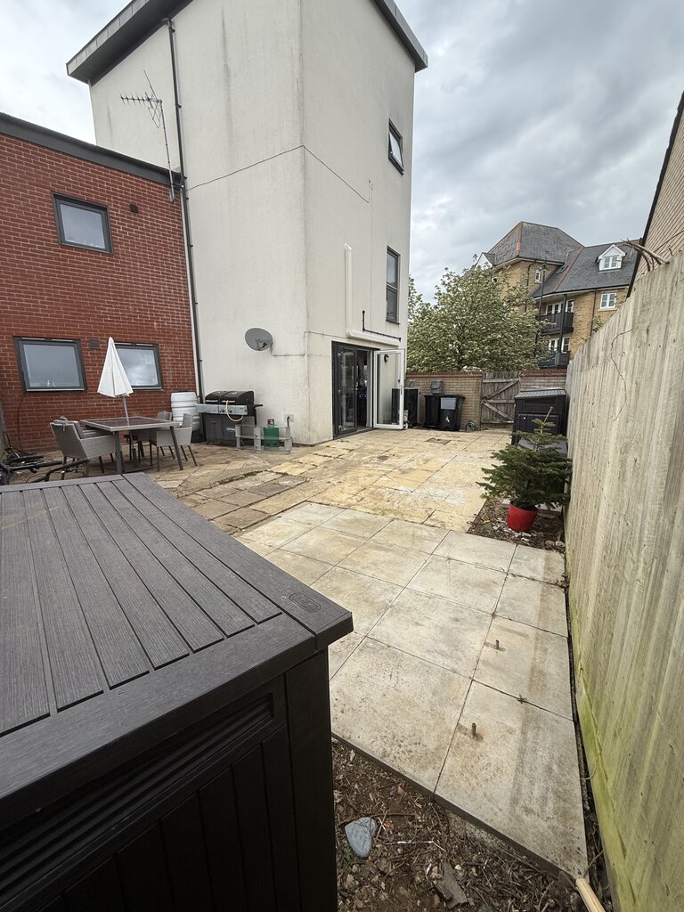 Photo 2 of Ipswich property