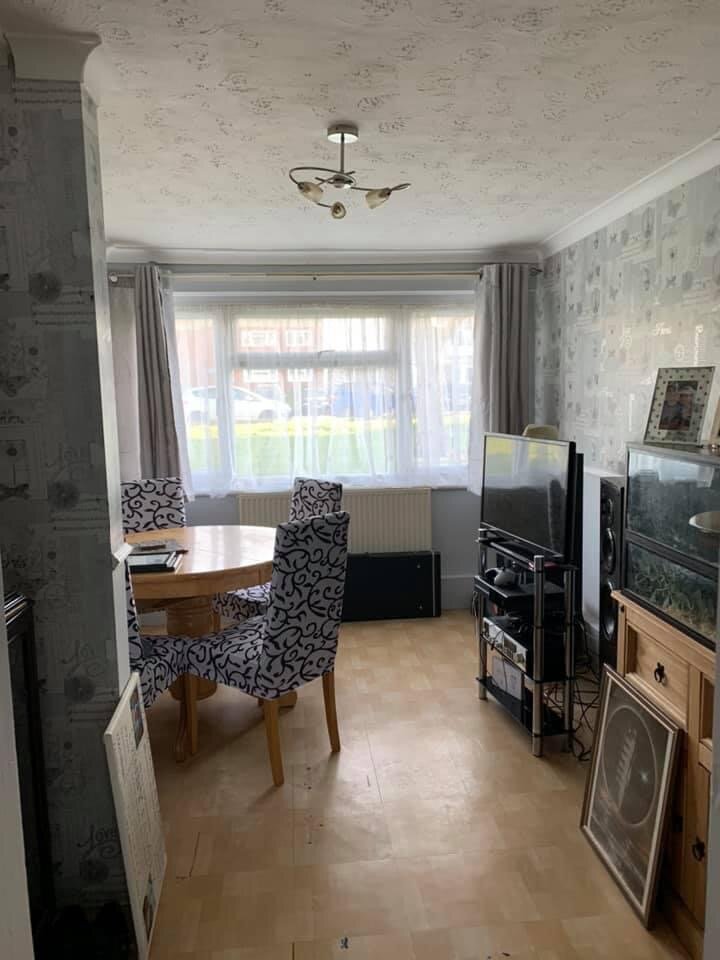 Photo 4 of Basildon property