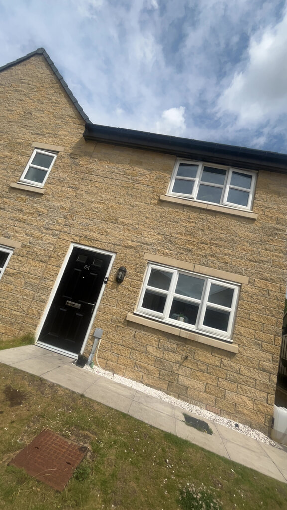 Photo 3 of Huddersfield property
