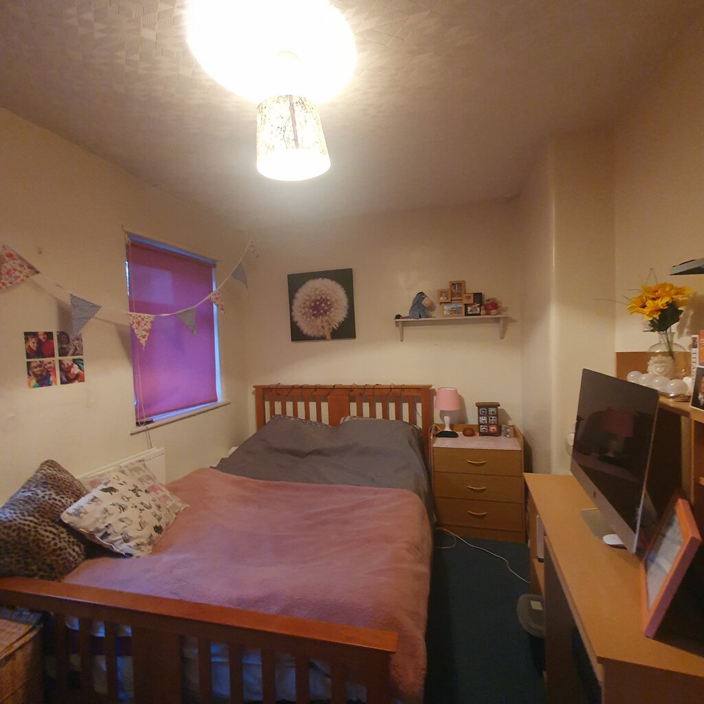 Photo 4 of Salford property