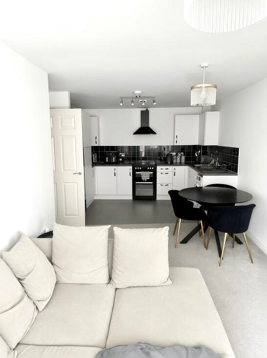 Photo 2 of Manchester property