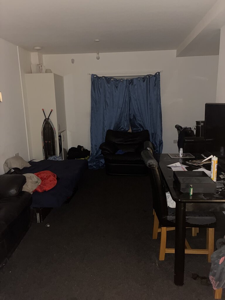 Photo 5 of London property