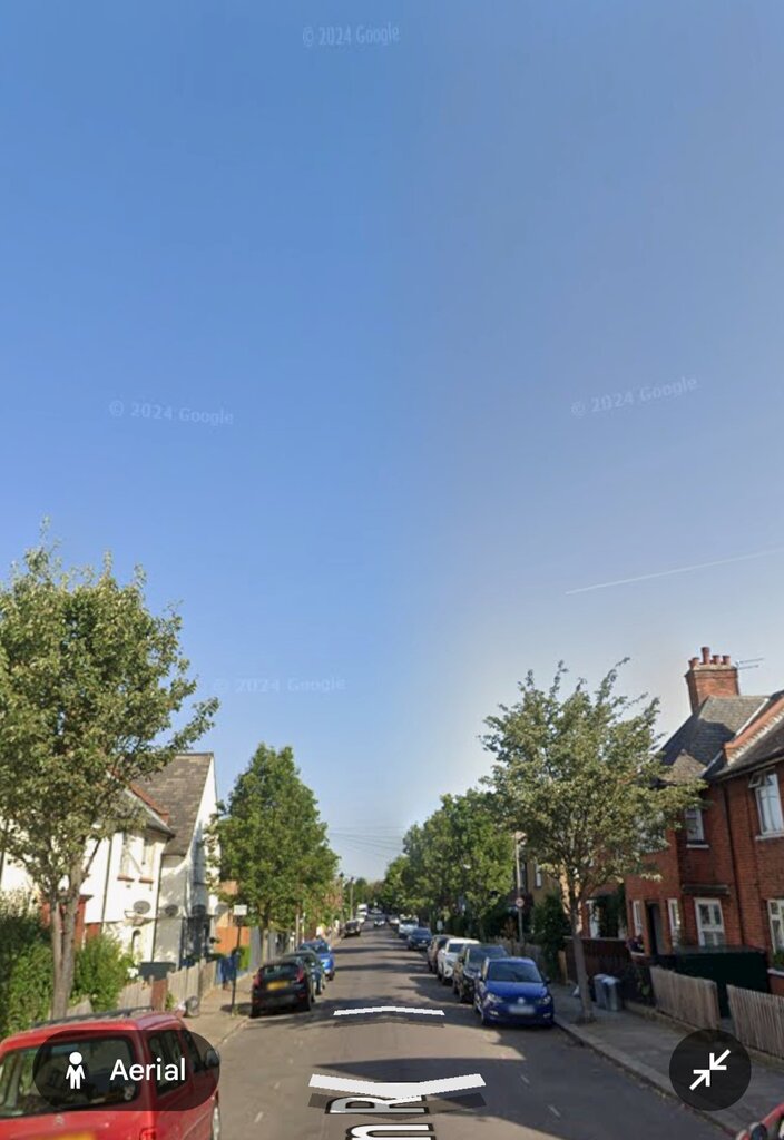 Photo 3 of London property