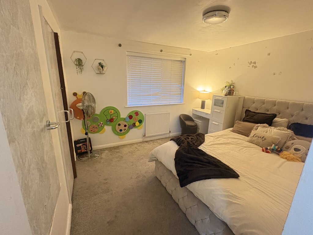 Photo 3 of Manchester property
