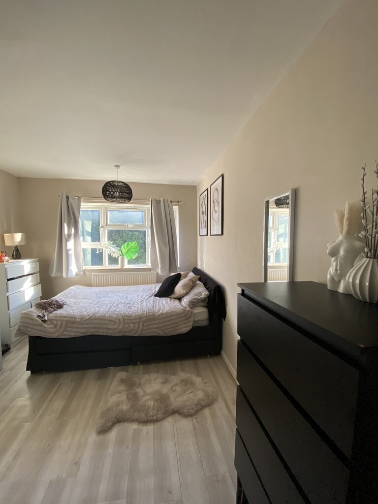 Photo 2 of Borehamwood property