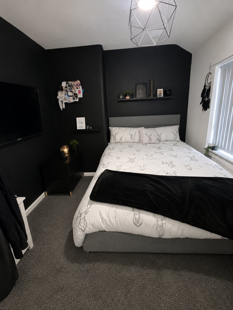 Photo 2 of Stalybridge property