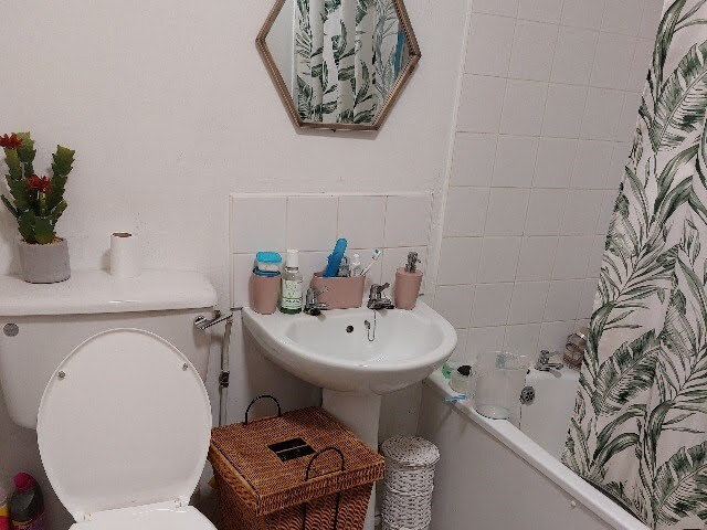Photo 3 of Leeds property