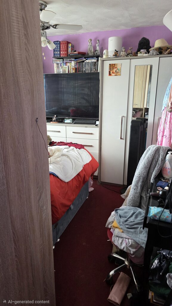Photo 4 of Watford property