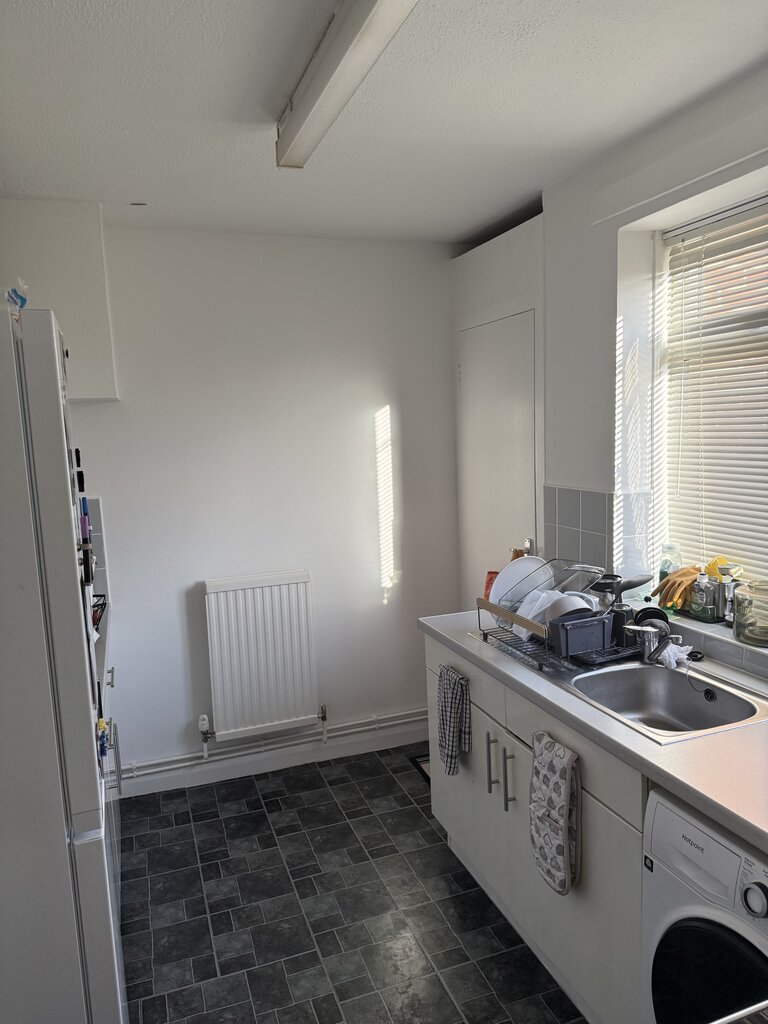 Photo 3 of London property