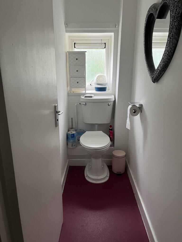 Photo 4 of Basildon property