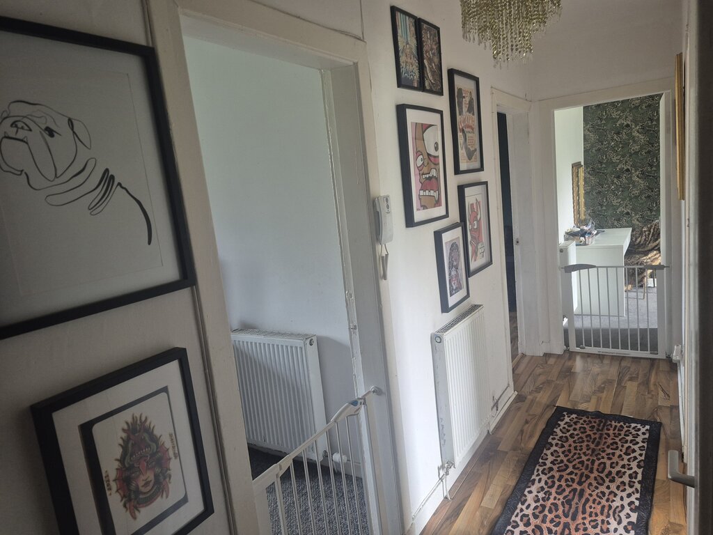 Photo 3 of Paisley property