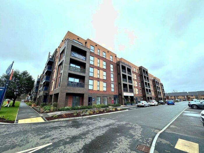 Photo 2 of Farnborough property