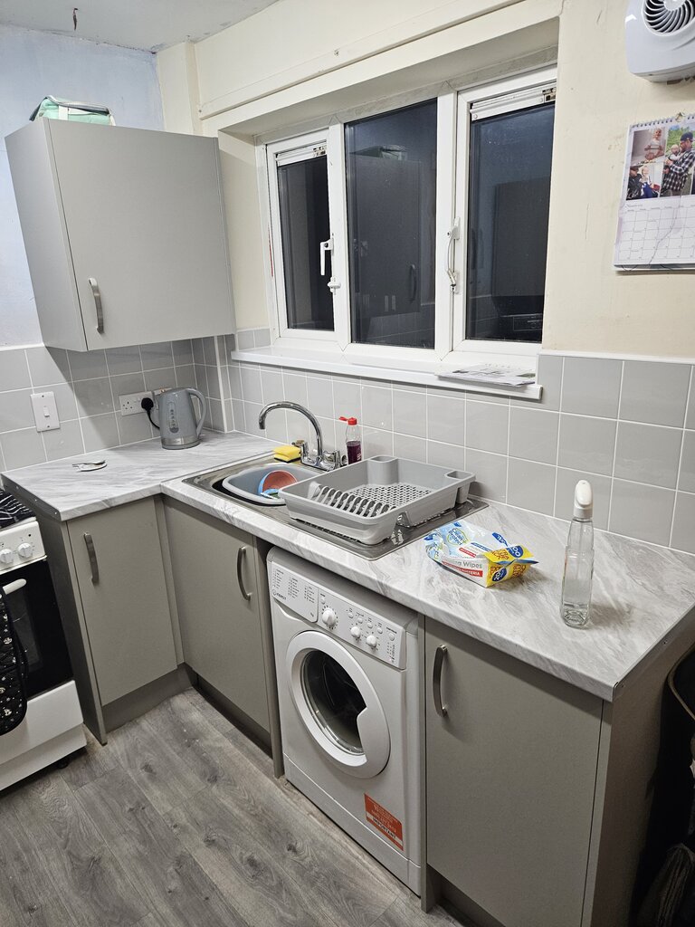 Photo 3 of Huddersfield property