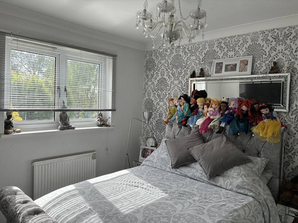 Photo 2 of Borehamwood property