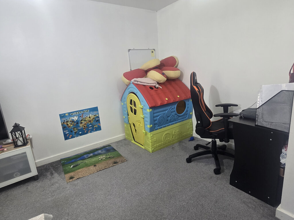 Photo 3 of Peterborough property