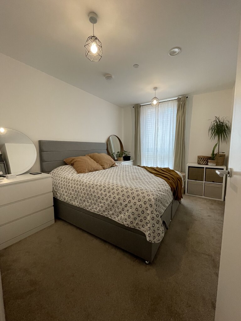 Photo 3 of London property