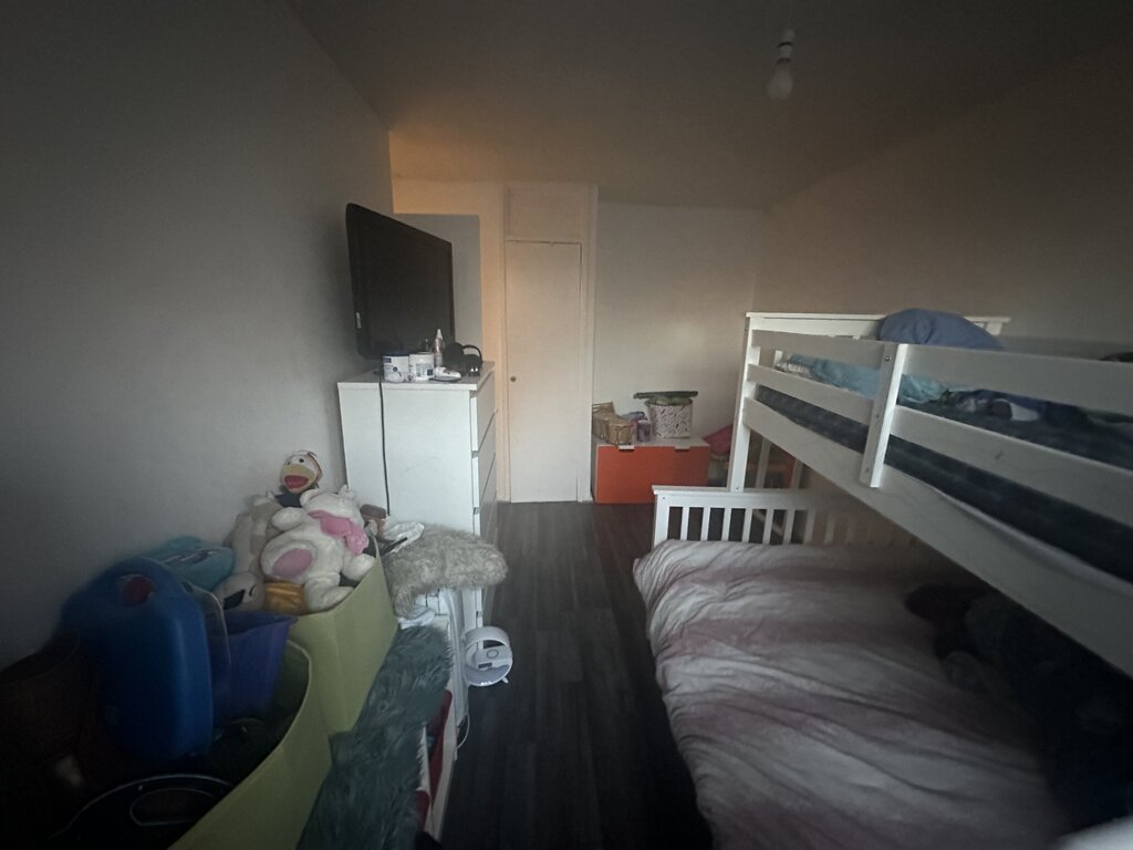 Photo 2 of London property
